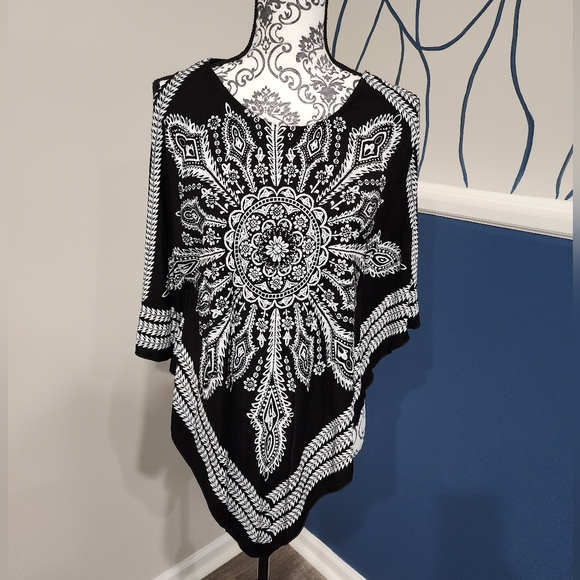 NWOT India Boutique Medallion Print Top - Picture 1 of 10